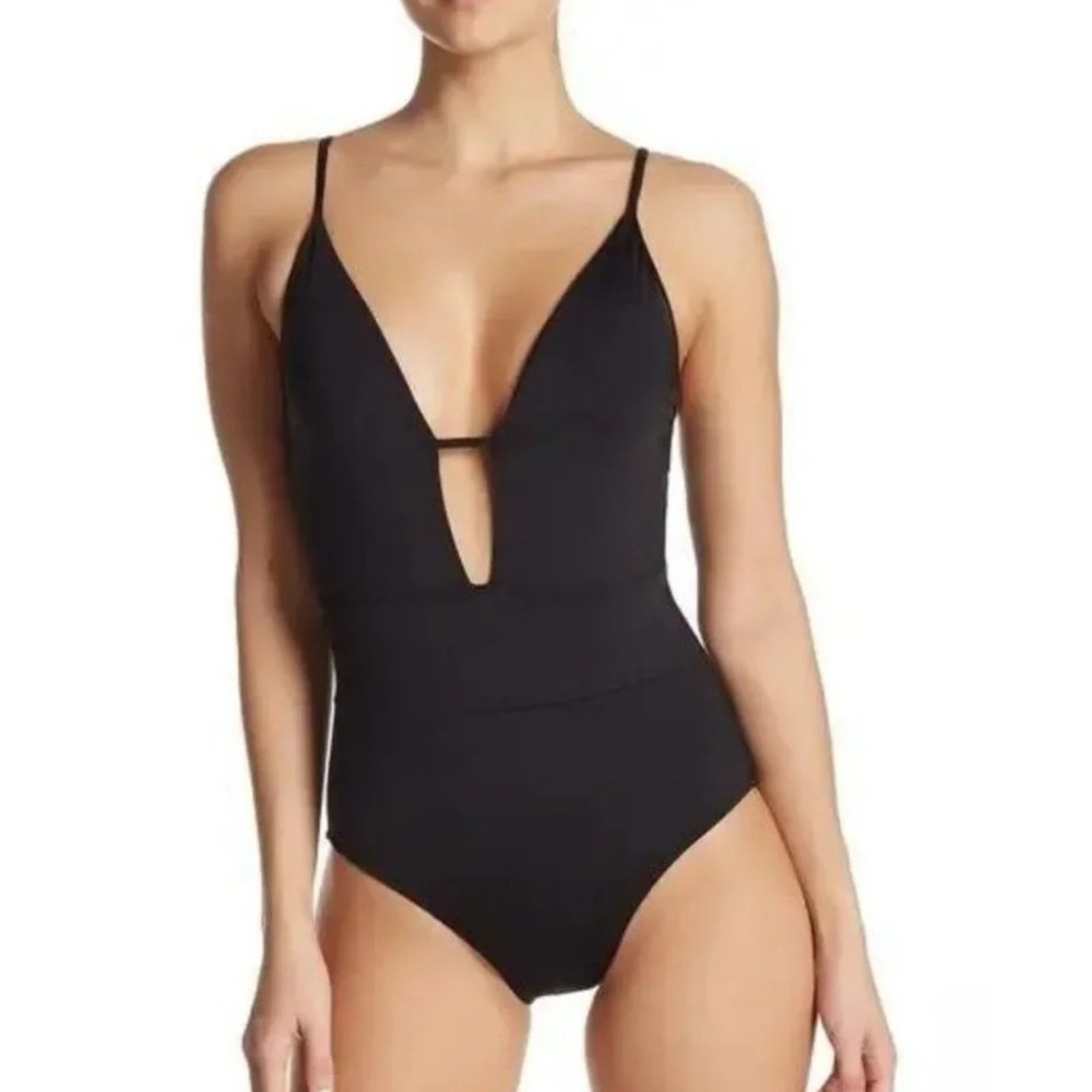 NWT Becca Stylish Tie Back one piece swimsuit- size Medium
